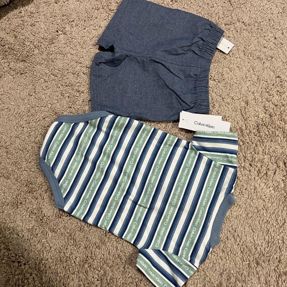 Calvin Klein infant boys 2 piece set - Picture 4 of 4
